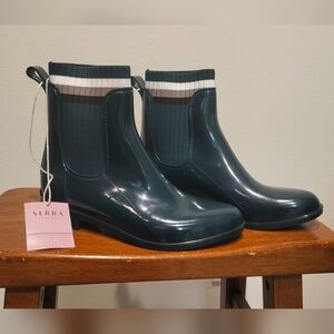 Green Rain Boots 💚 Serra